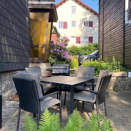 Townhouse Am Kurpark - Top Bewertet Von Familien! Ruhig, Zentral - Mit Terrasse, Parkplatz, Wallbox, Grill, Und Inklusive Waeschepaket *