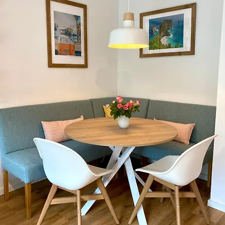 Townhouse Am Kurpark - Top Bewertet Von Familien! Ruhig, Zentral - Mit Terrasse, Parkplatz, Wallbox, Grill, Und Inklusive Waeschepaket Ferienhaus *