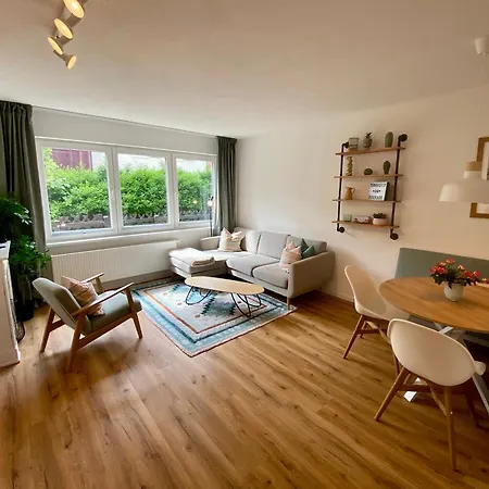 Ferienhaus Townhouse Am Kurpark - Top Bewertet Von Familien! Ruhig, Zentral - Mit Terrasse, Parkplatz, Wallbox, Grill, Und Inklusive Waeschepaket *