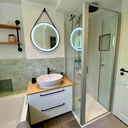 Townhouse Am Kurpark - Top Bewertet Von Familien! Ruhig, Zentral - Mit Terrasse, Parkplatz, Wallbox, Grill, Und Inklusive Waeschepaket Ferienhaus *